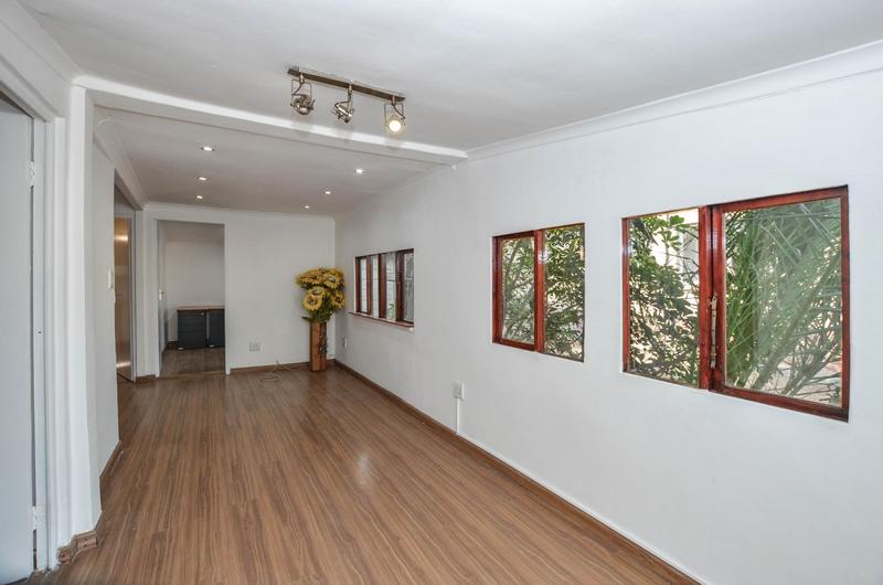 6 Bedroom Property for Sale in Parow North Western Cape